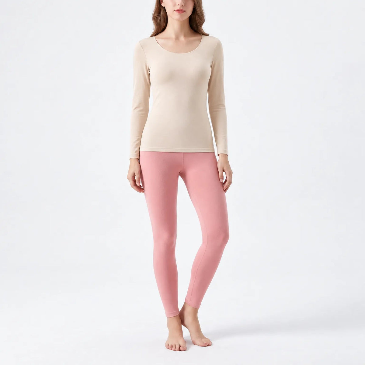 Termoundertøj dame Beige, trøje – på model på lys baggrund