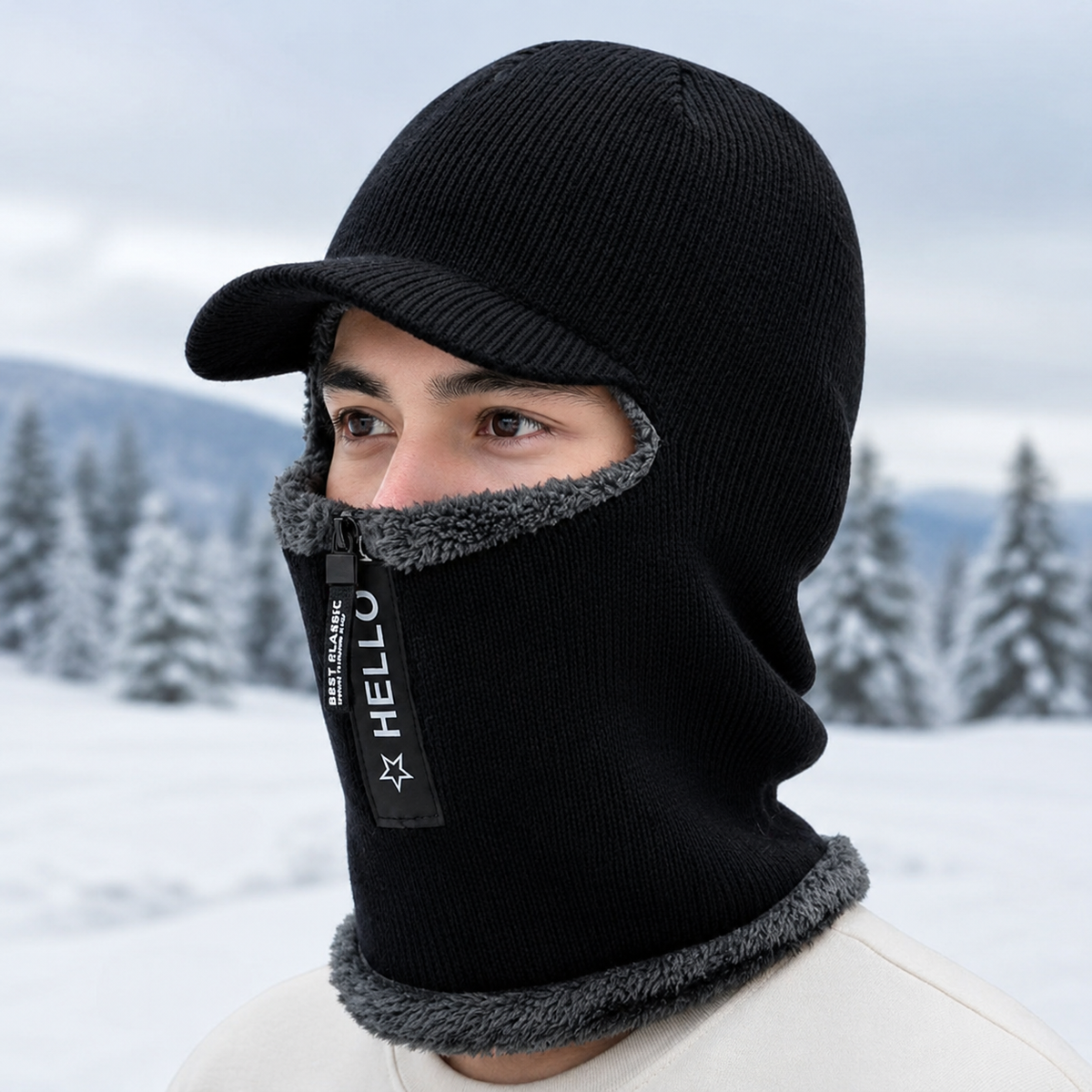 Balaclava i marineblå på model