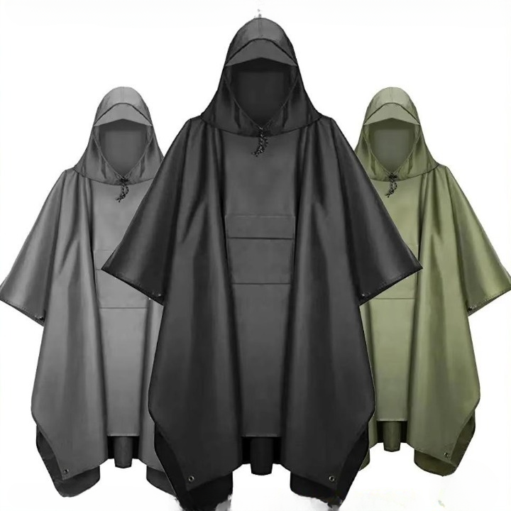 Regnponcho grøn med hætte oppe
