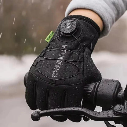 Cykelhandsker vinter på hånd på cykelstyr