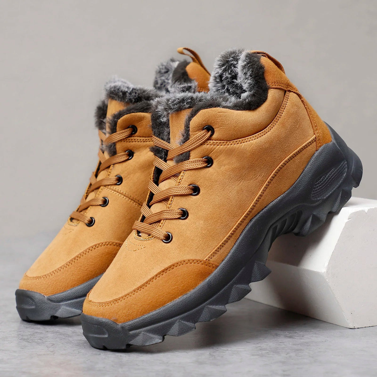Vinterstøvler herre set bagfra med high-top skaft