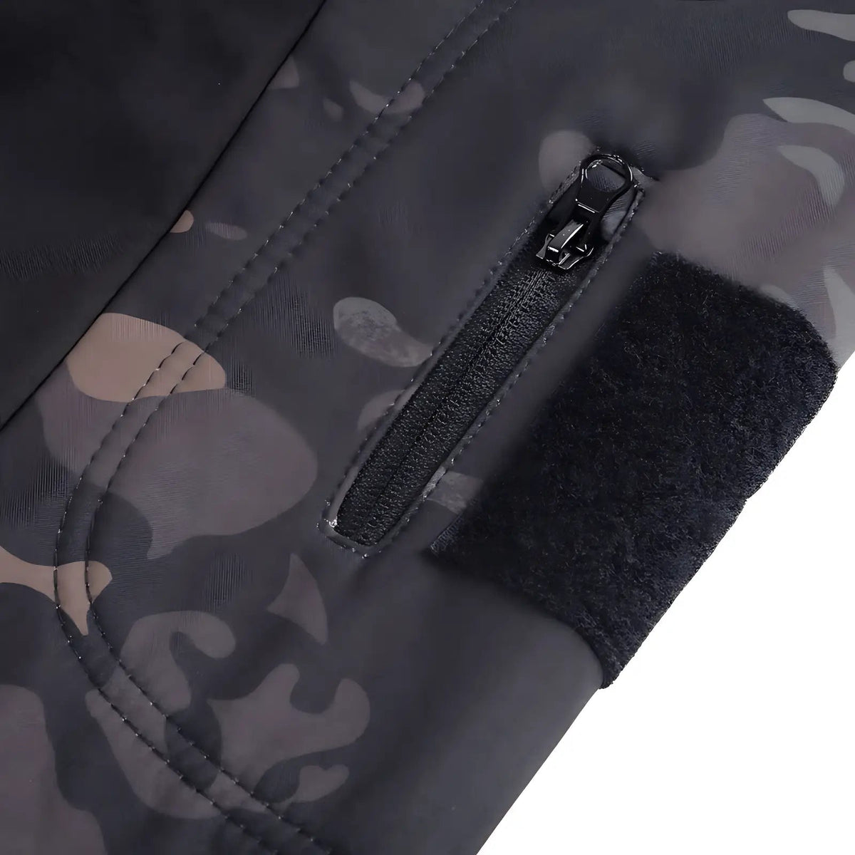 Softshell jakke herre grå på model udendørs